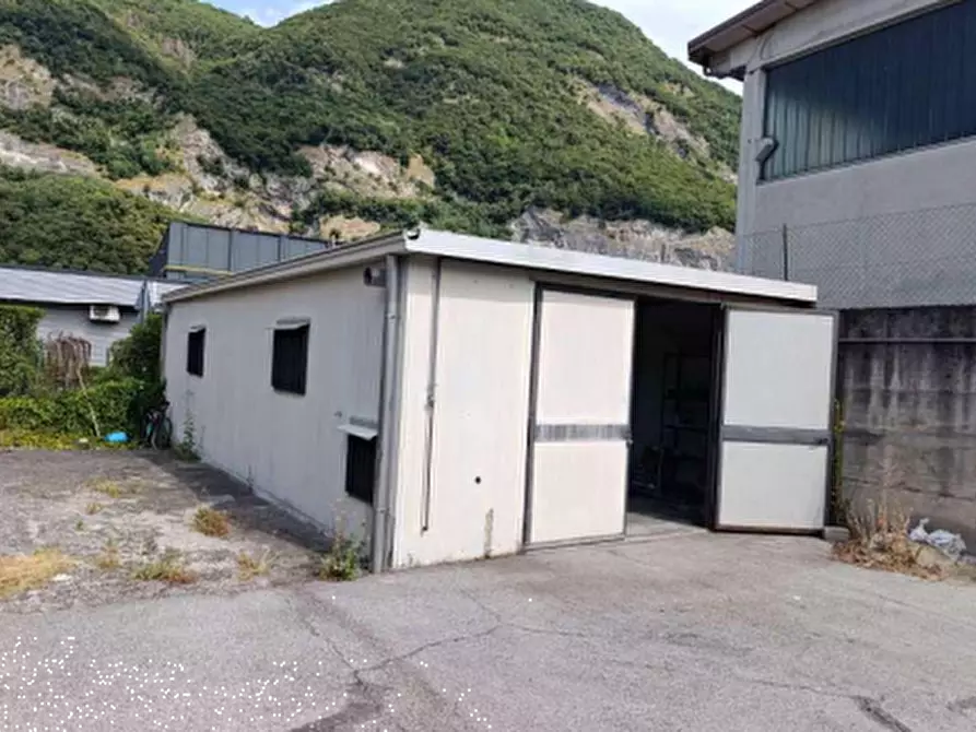 Immagine 2 di Laboratorio in vendita  in Via Lambro a Castelmarte