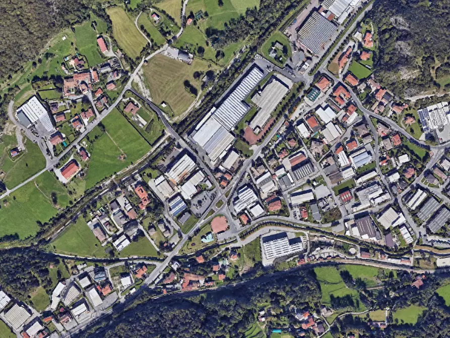 Immagine 10 di Laboratorio in vendita  in Via Lambro a Castelmarte