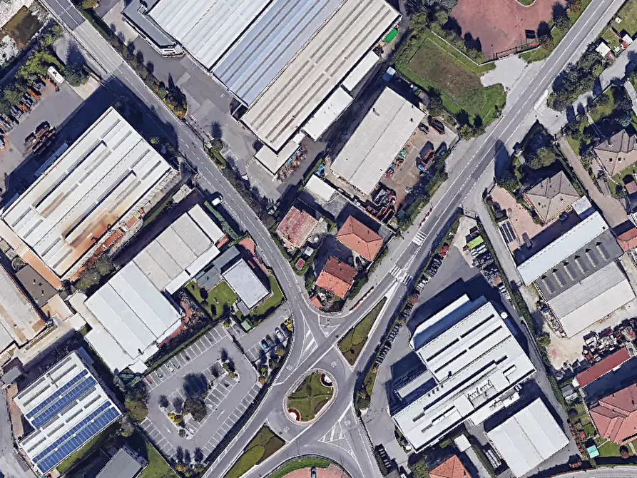 Immagine 11 di Laboratorio in vendita  in Via Lambro a Castelmarte