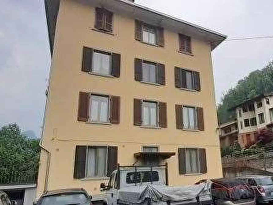Immagine 3 di Appartamento in vendita  in Via Cinque Martiri a Vertova