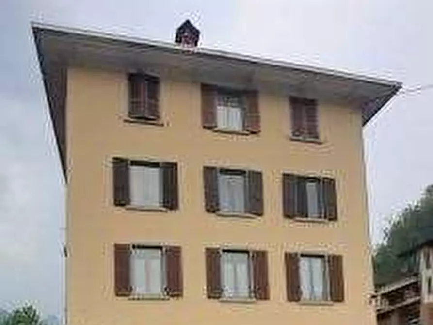 Immagine 5 di Appartamento in vendita  in Via Cinque Martiri a Vertova