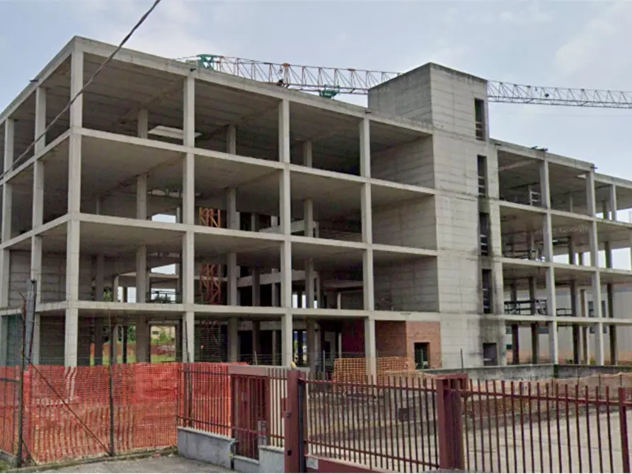 Immagine 2 di Stabile in vendita  in Via Varese a Mozzate