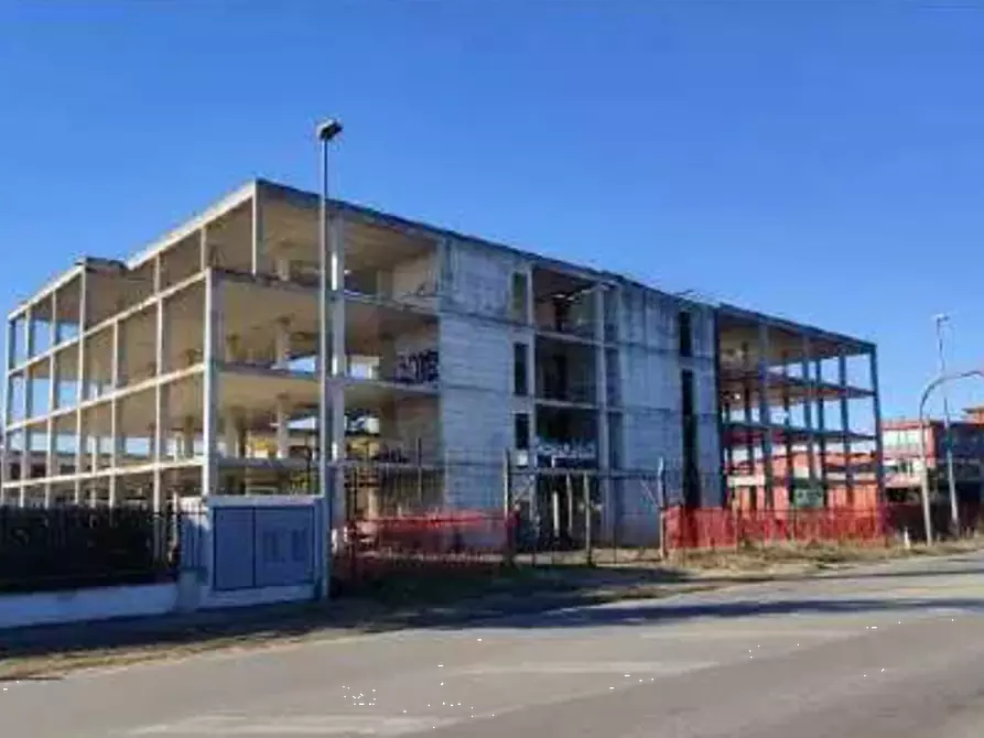 Immagine 11 di Stabile in vendita  in Via Varese a Mozzate