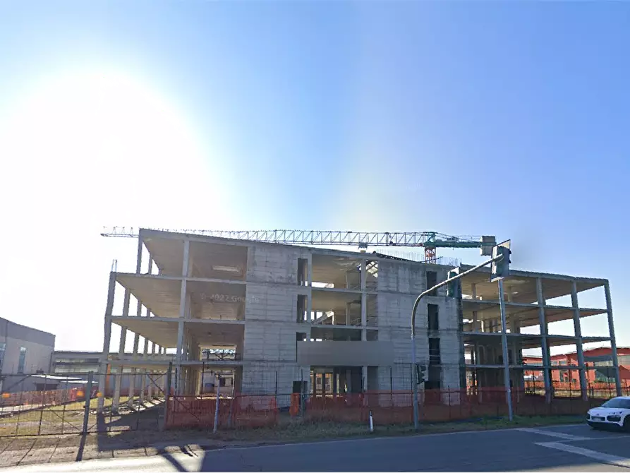 Immagine 12 di Stabile in vendita  in Via Varese a Mozzate