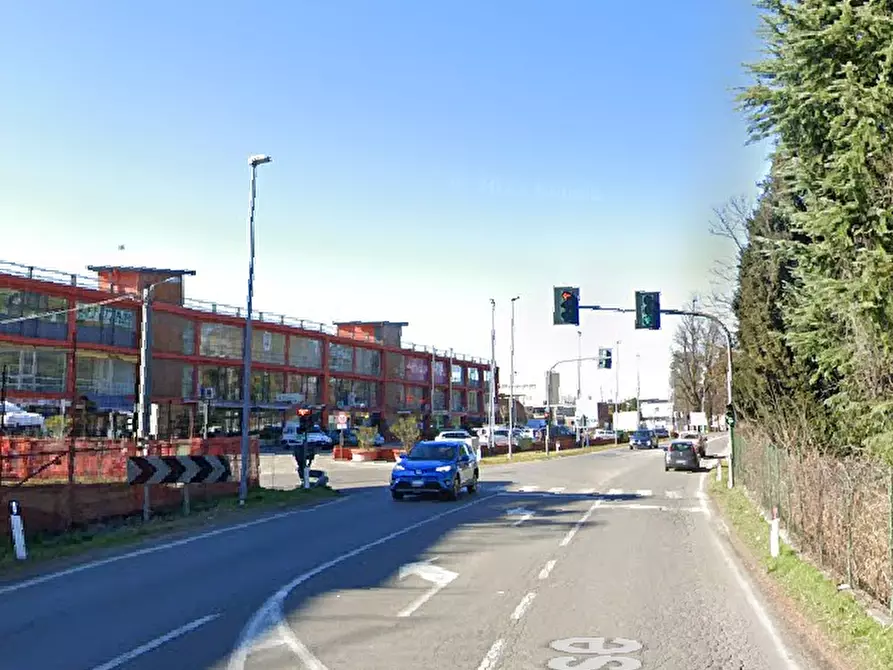 Immagine 17 di Stabile in vendita  in Via Varese a Mozzate