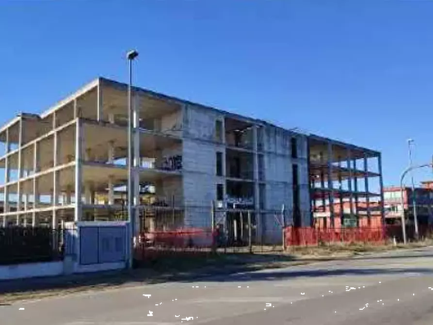 Immagine 23 di Stabile in vendita  in Via Varese a Mozzate