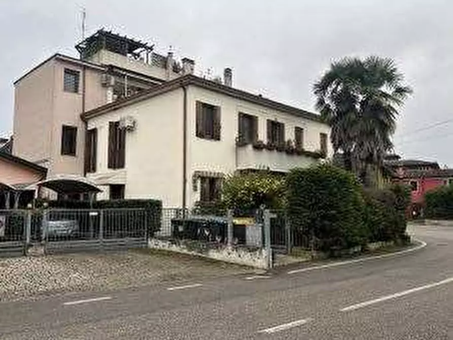 Immagine 1 di Appartamento in vendita  in Via Fornaci a Padova