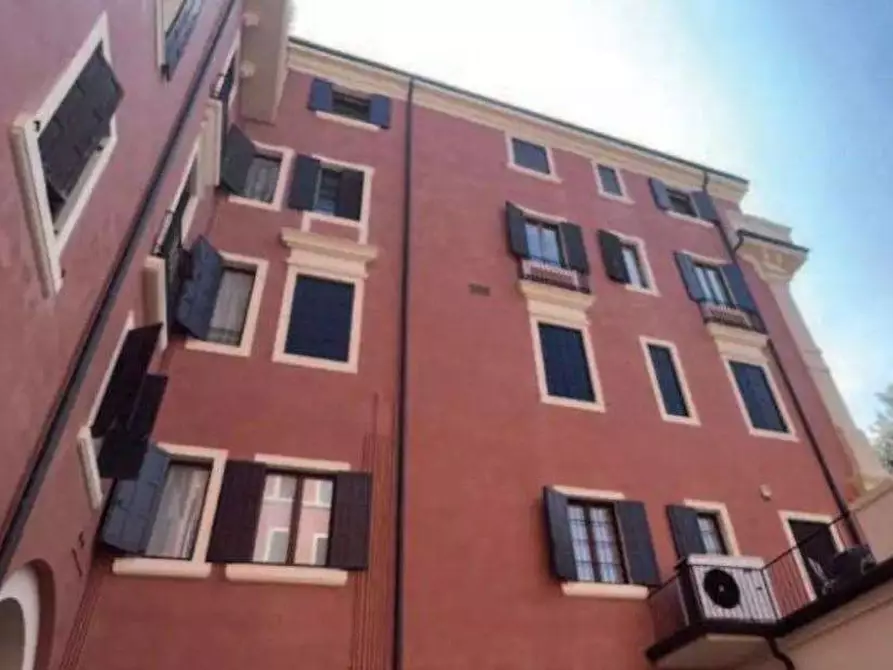 Immagine 1 di Appartamento in vendita  in Corso Porta Nuova a Verona