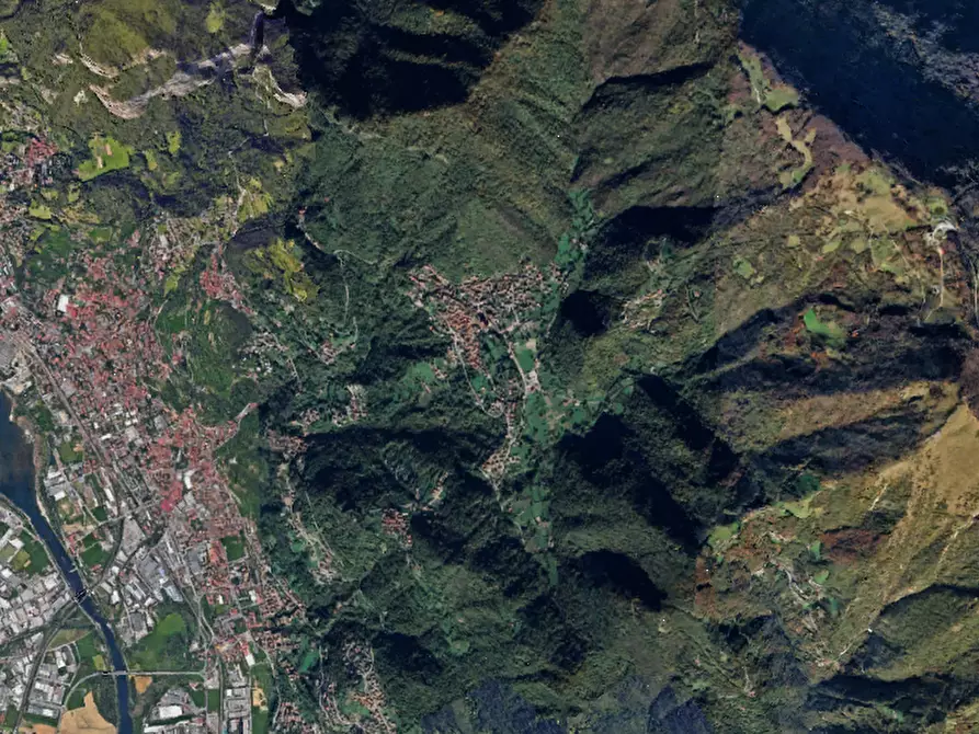 Immagine 1 di Terreno agricolo in vendita  in Via Papa Giovanni XIII a Carenno