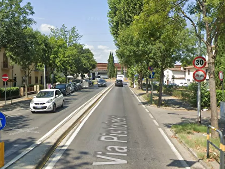 Immagine 10 di Appartamento in vendita  in Via Pistoiese a Campi Bisenzio