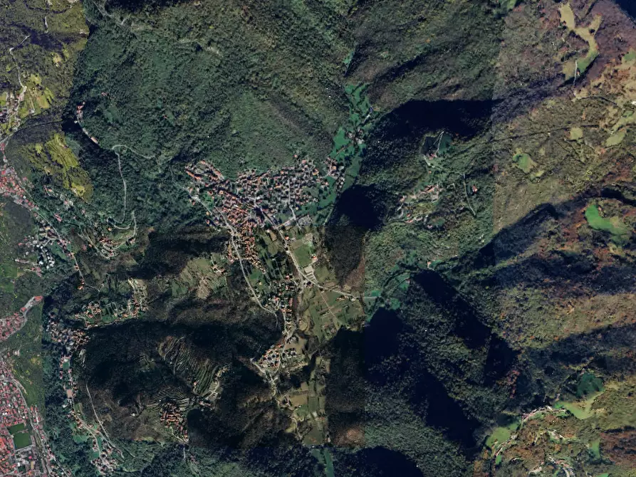 Immagine 4 di Magazzino in vendita  in Viale Verdi a Carenno