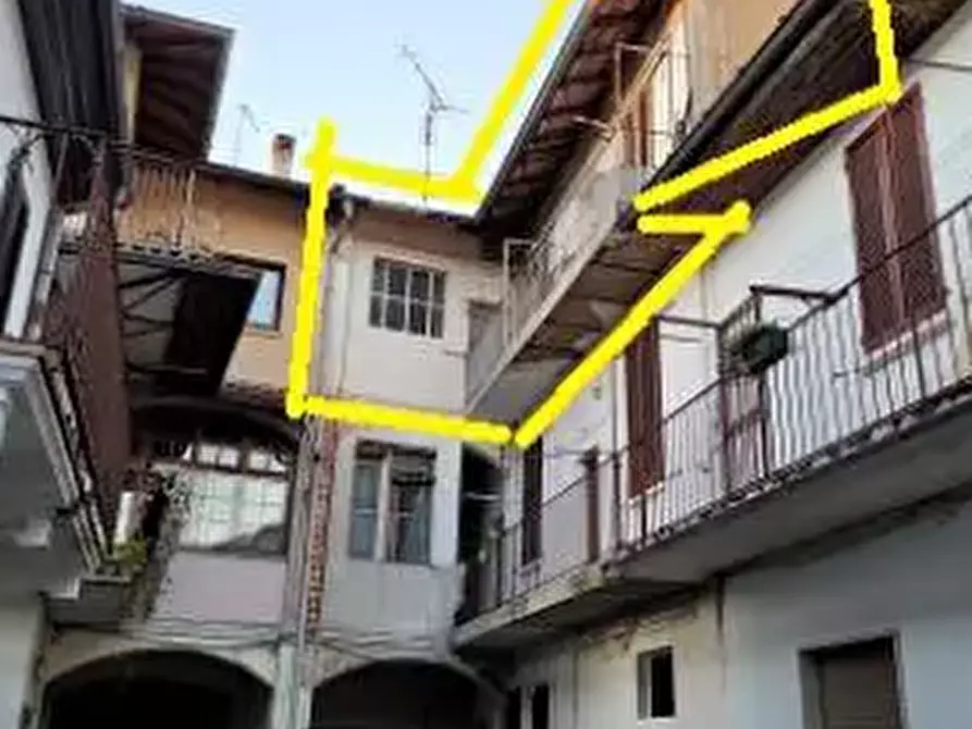 Immagine 1 di Appartamento in vendita  in Via Zini a Tradate