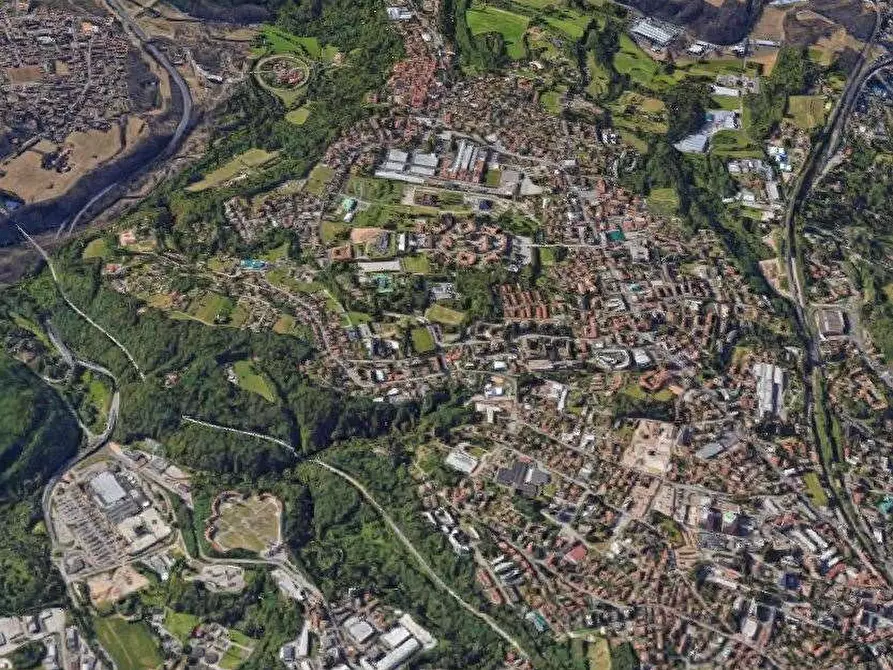 Immagine 10 di Appartamento in vendita  in Via Osoppo a Varese