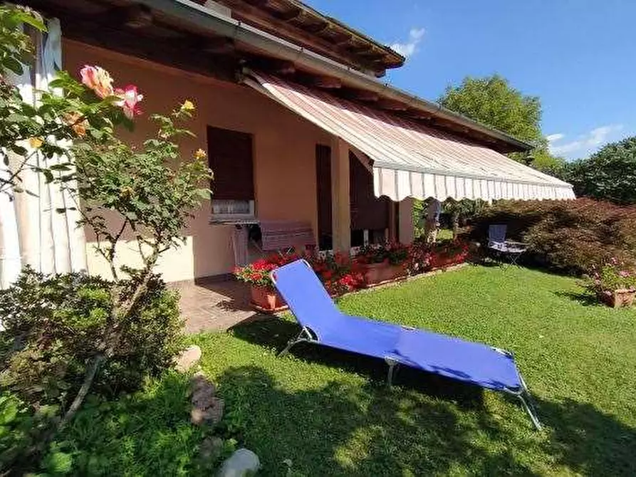 Immagine 1 di Appartamento in vendita  in Via Pirandello  a Besano