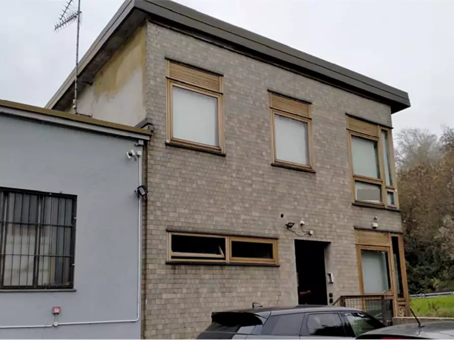 Immagine 6 di Ufficio in vendita  in Via Peschiera a Varese