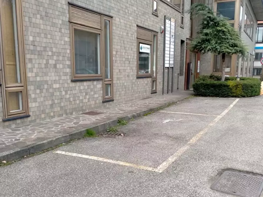 Immagine 2 di Ufficio in vendita  in Via Peschiera a Varese