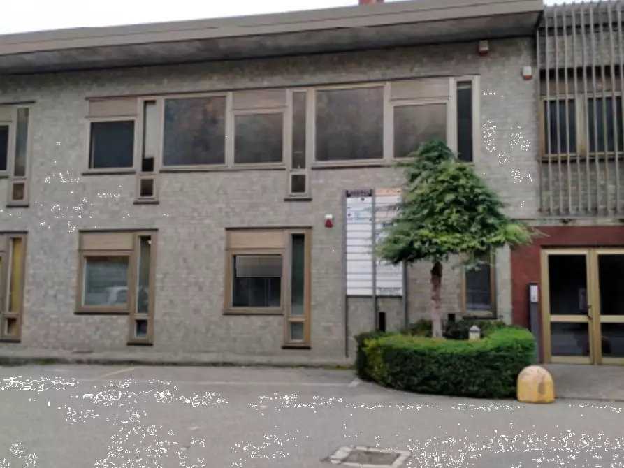 Immagine 12 di Ufficio in vendita  in Via Peschiera a Varese