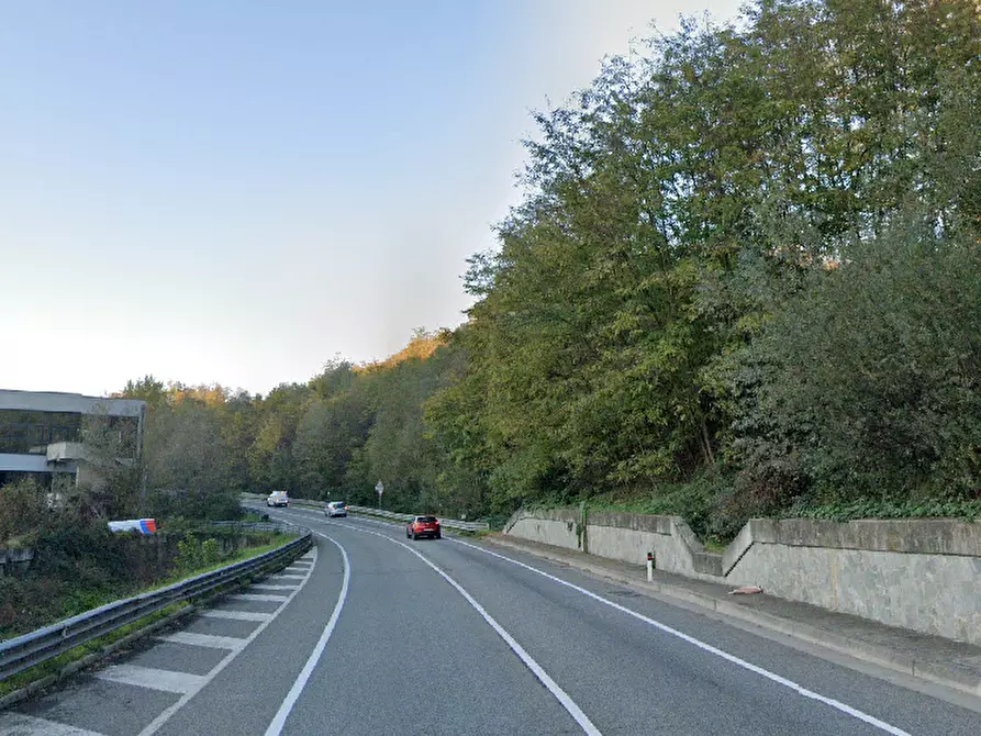 Immagine 15 di Ufficio in vendita  in Via Peschiera a Varese