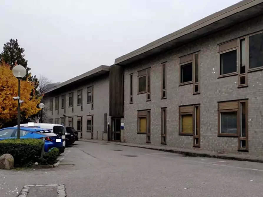 Immagine 4 di Ufficio in vendita  in Via Peschiera a Varese