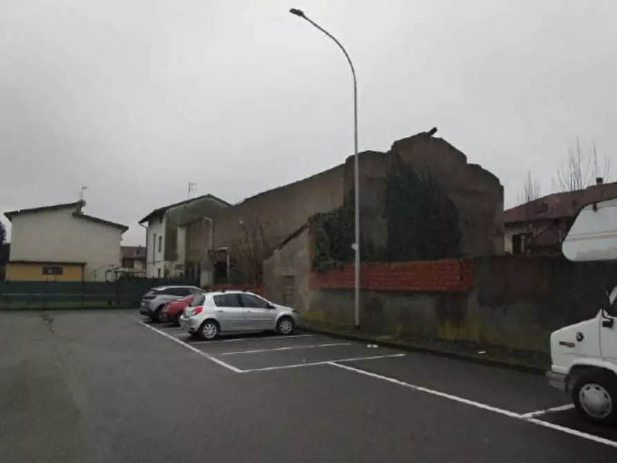 Immagine 3 di Magazzino in vendita  in Via Pastrengo a Malnate