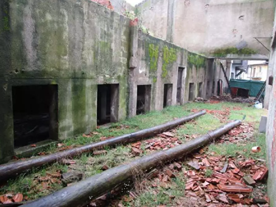 Immagine 7 di Magazzino in vendita  in Via Pastrengo a Malnate