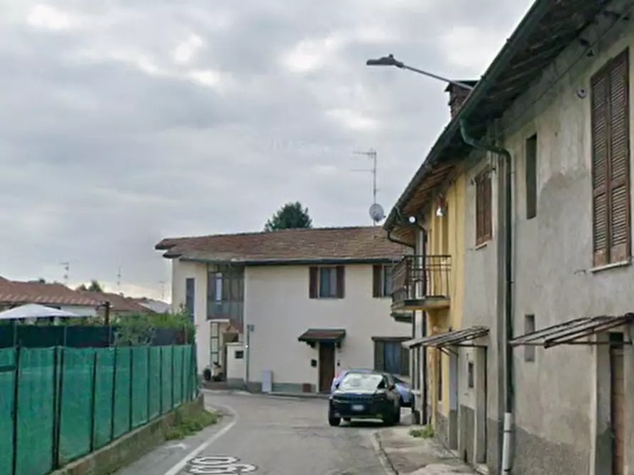 Immagine 13 di Magazzino in vendita  in Via Pastrengo a Malnate