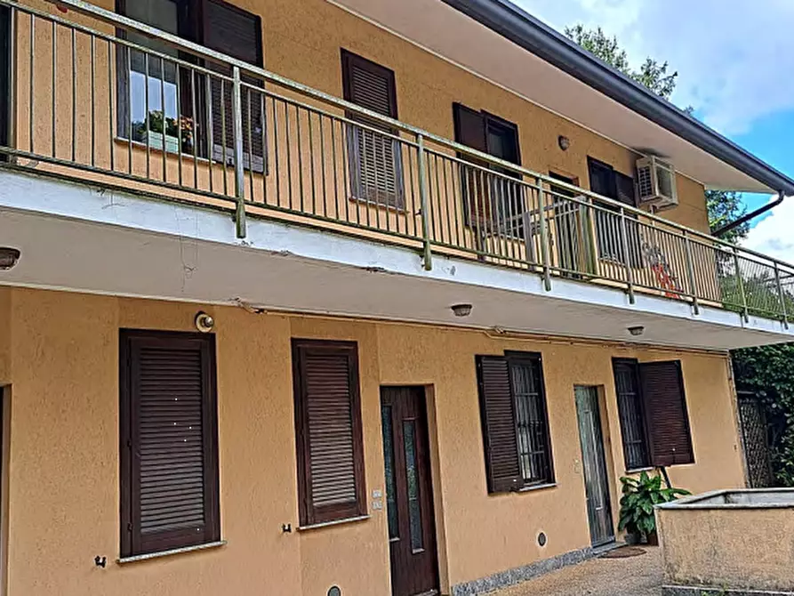 Immagine 1 di Appartamento in vendita  in Via Kennedy a Venegono Superiore