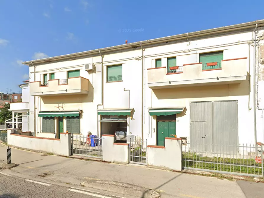 Immagine 6 di Appartamento in vendita  in Via delle Venezie a Tresignana