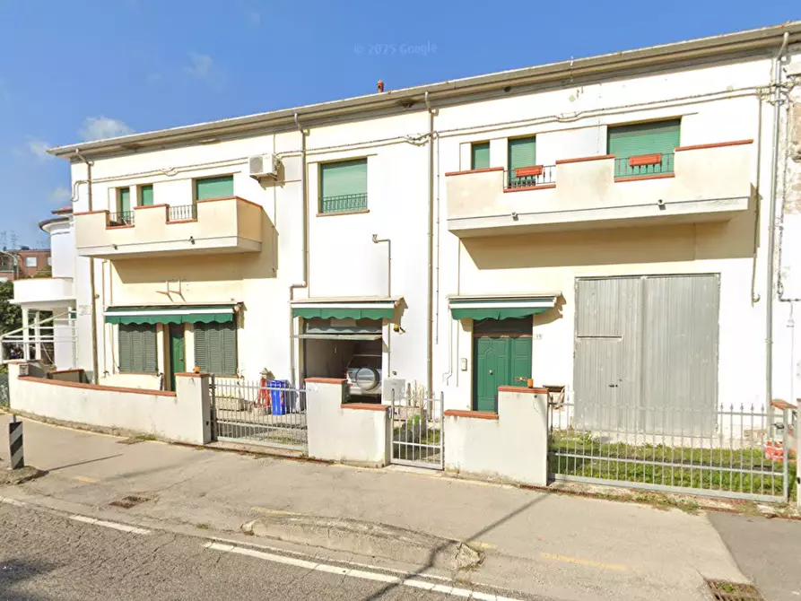 Immagine 8 di Appartamento in vendita  in Via delle Venezie a Tresignana