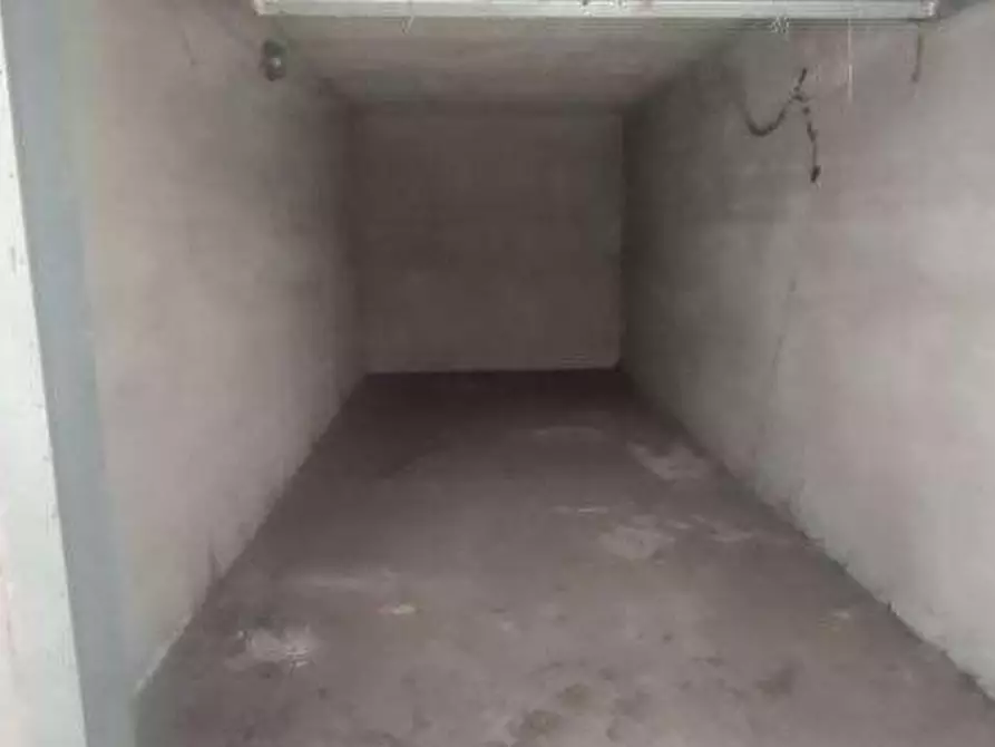 Immagine 2 di Garage in vendita  in Via Piero Gobetti a Garbagnate Milanese