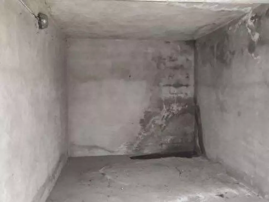 Immagine 2 di Garage in vendita  in Via Piero Gobetti a Garbagnate Milanese