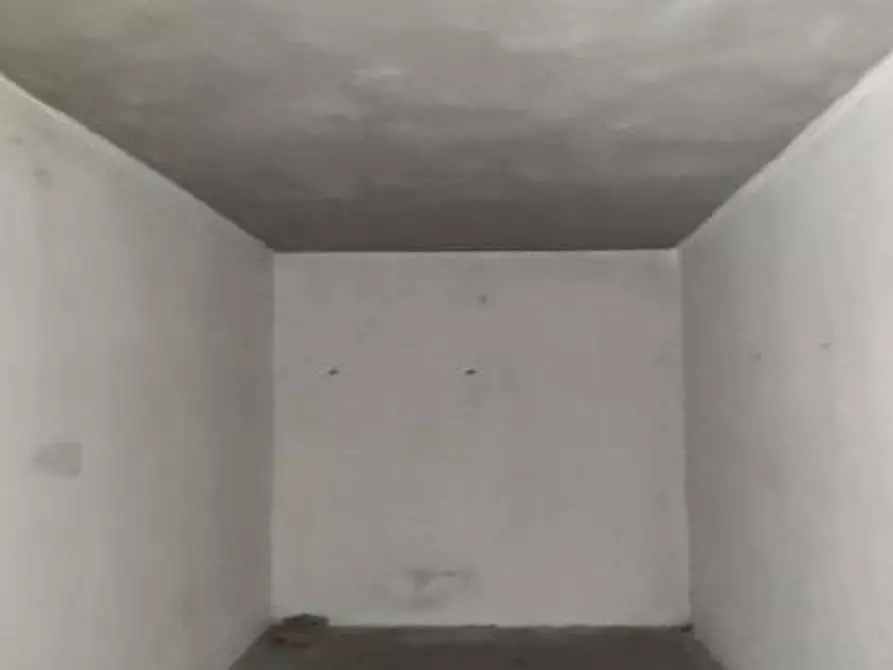 Immagine 2 di Garage in vendita  in Via Piero Gobetti a Garbagnate Milanese