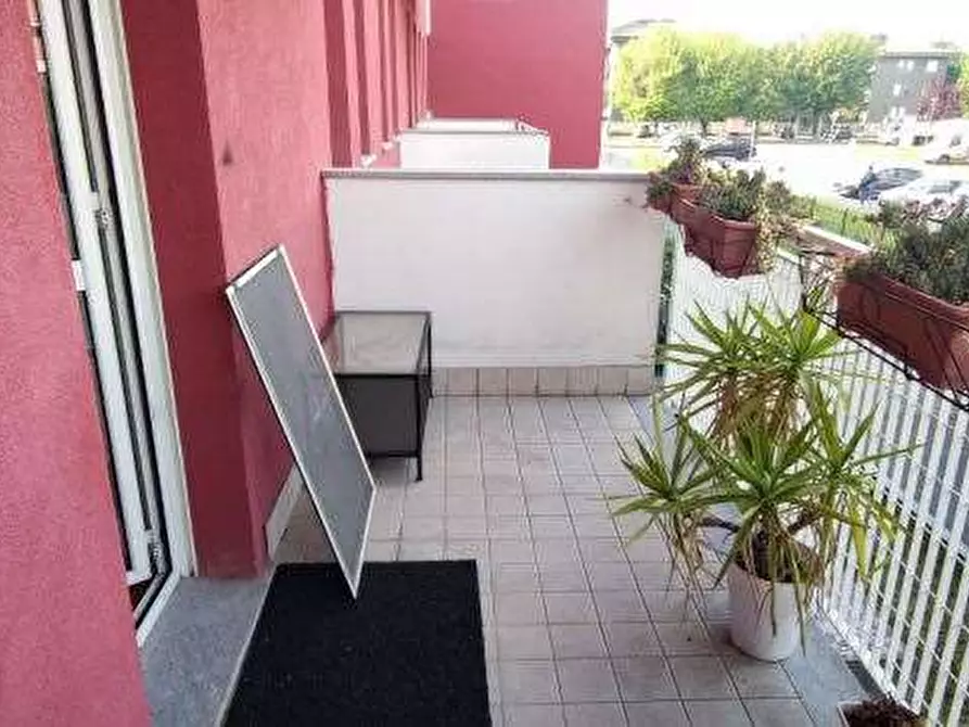Immagine 2 di Appartamento in vendita  in Via Paolo Borsellino a Garbagnate Milanese