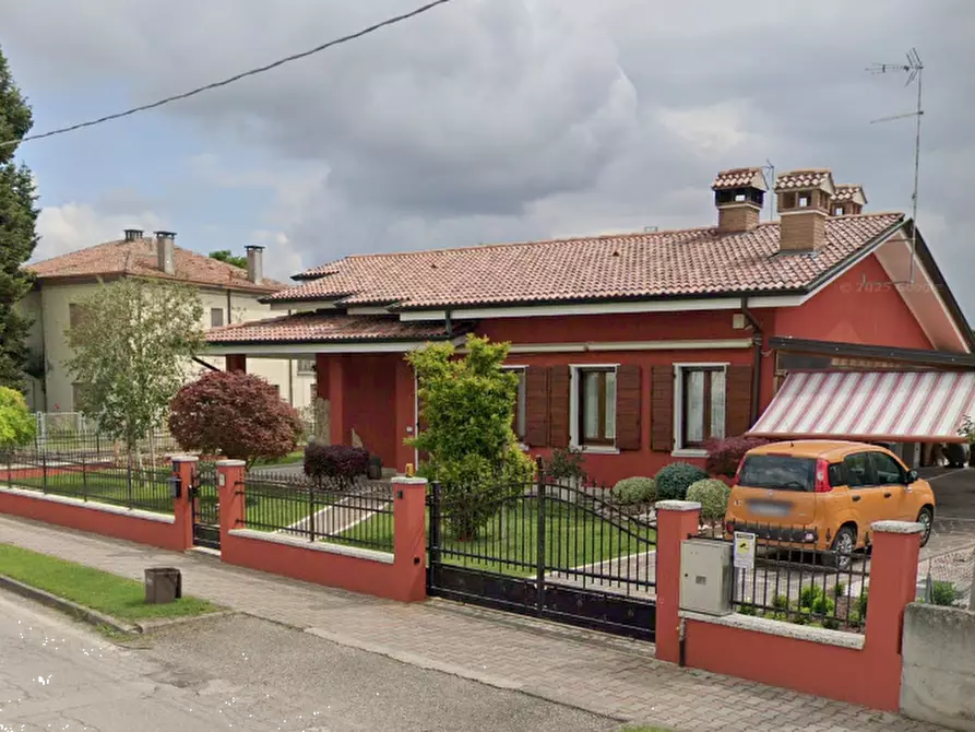 Immagine 5 di Casa indipendente in vendita  in Via E. Sarti a Ficarolo