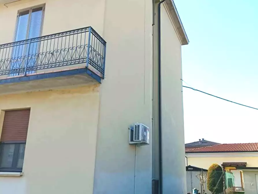 Immagine 9 di Appartamento in vendita  in Via Roma a Vigolzone