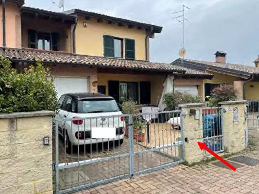 Immagine 1 di Villetta a schiera in vendita  in Localita' Due Case a Podenzano