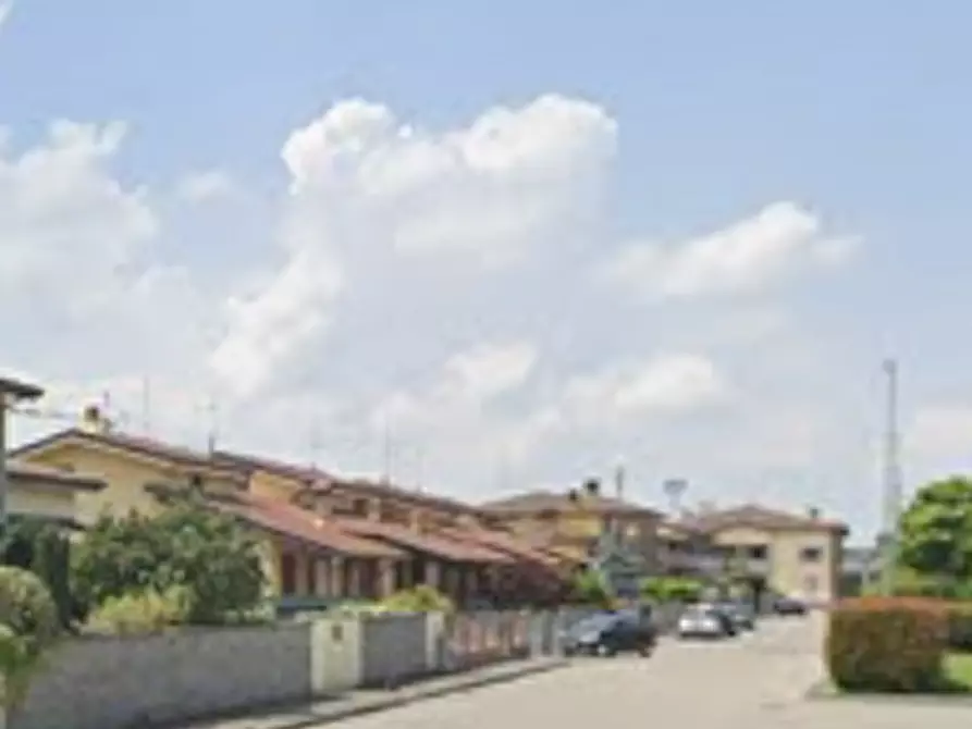 Immagine 3 di Garage in vendita  in Via Roma a Rottofreno