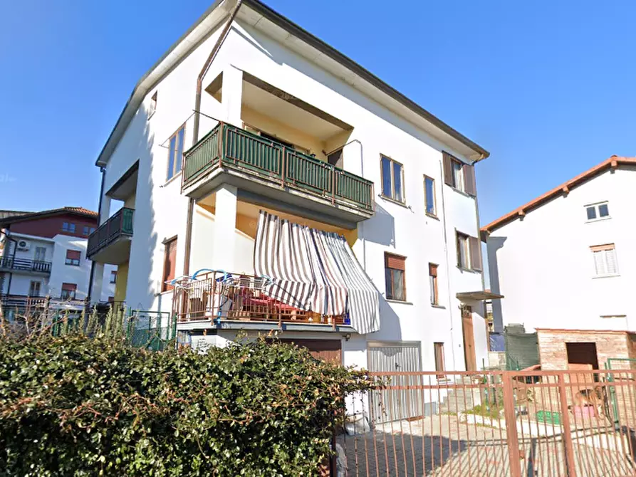 Immagine 7 di Appartamento in vendita  in Via Roncaccio a Olgiate Comasco