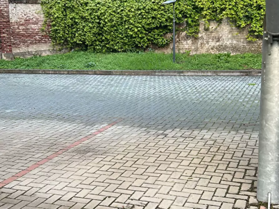 Immagine 4 di Posto auto in vendita  in Via I maggio a Rivoli