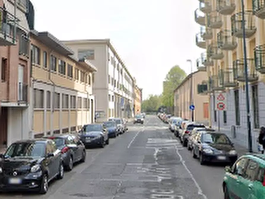 Immagine 5 di Magazzino in vendita  in Via Ruggero Leoncavallo  a Torino