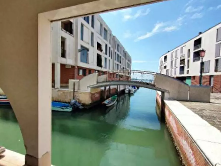 Immagine 3 di Appartamento in vendita  in Isola Giudecca a Venezia