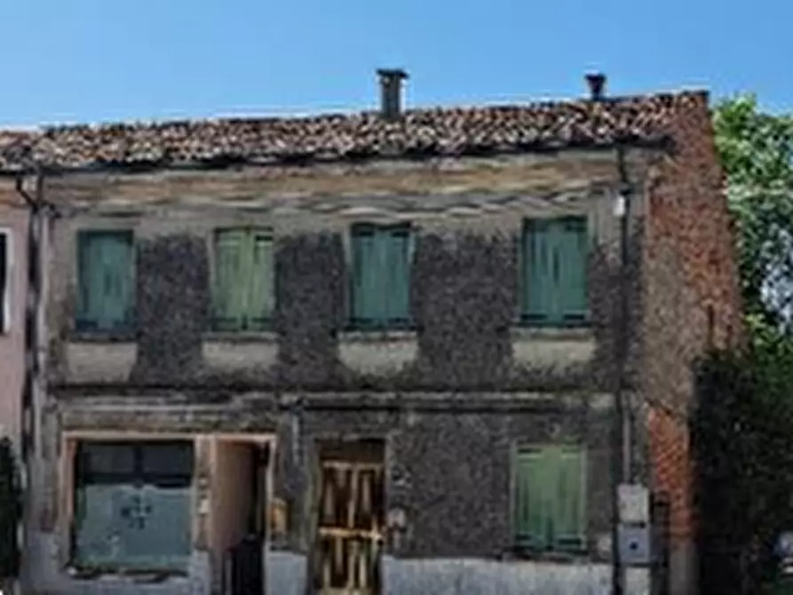 Immagine 1 di Negozio in vendita  in Via Chiesa a Montagnana