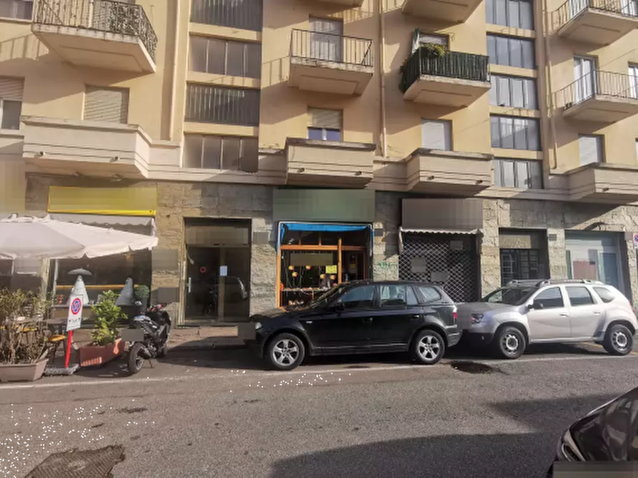 Immagine 2 di Negozio in vendita  in Via Stellone a Torino