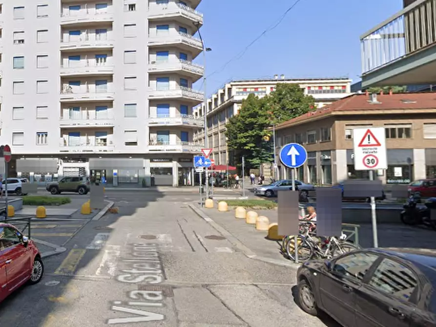 Immagine 15 di Negozio in vendita  in Via Stellone a Torino