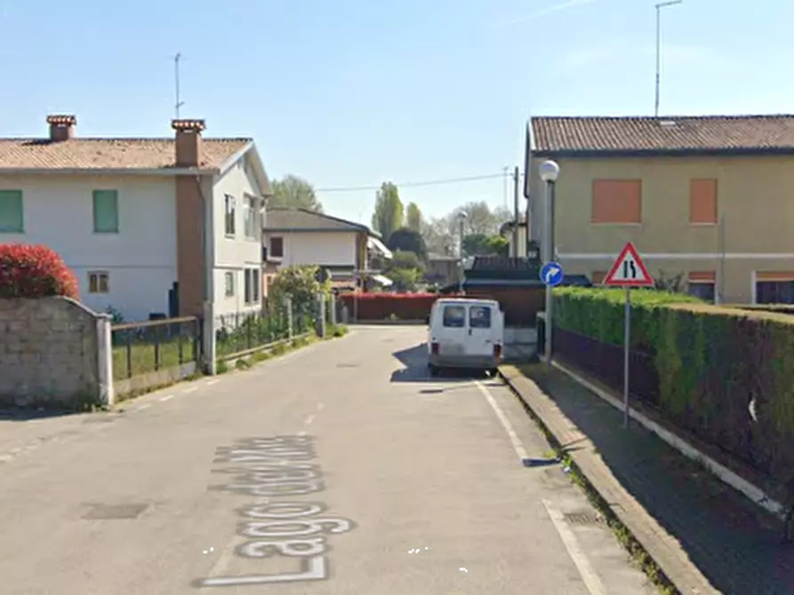 Immagine 3 di Appartamento in vendita  in Via Lago del Mis a Mira