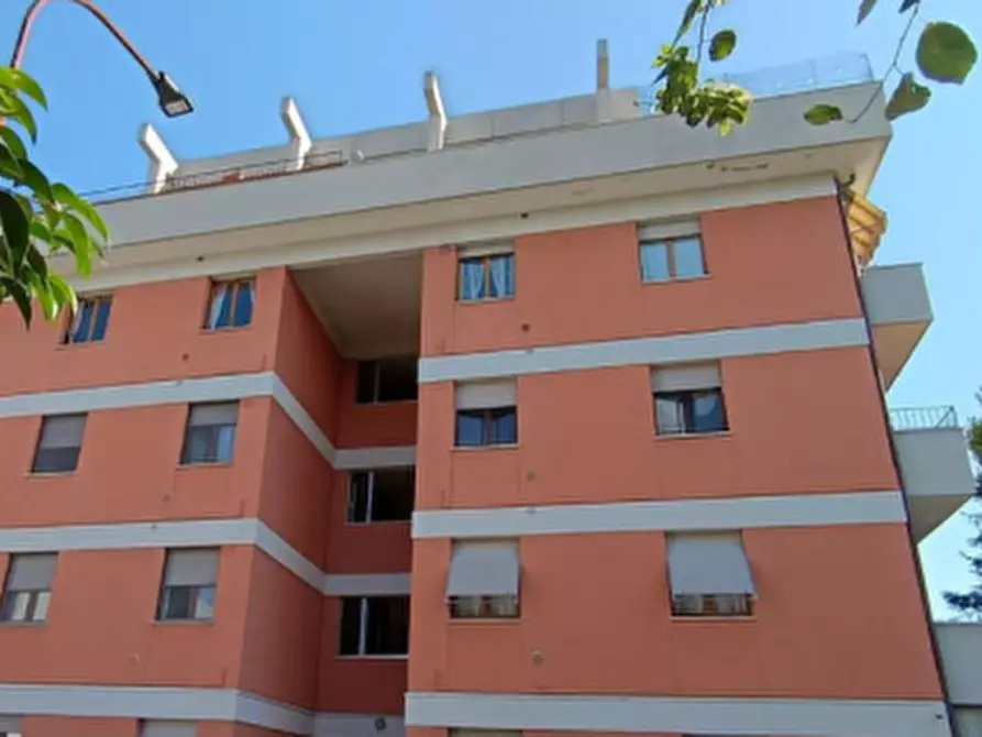 Immagine 2 di Appartamento in vendita  in Via Carlo Poma  a Fano