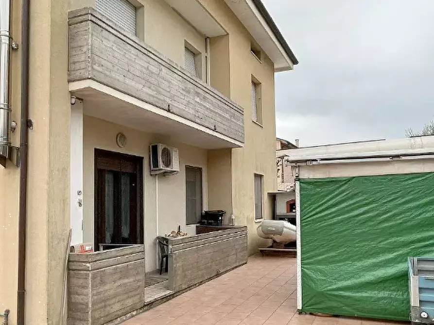 Immagine 5 di Appartamento in vendita  in Via Della Resistenza a Colli Al Metauro