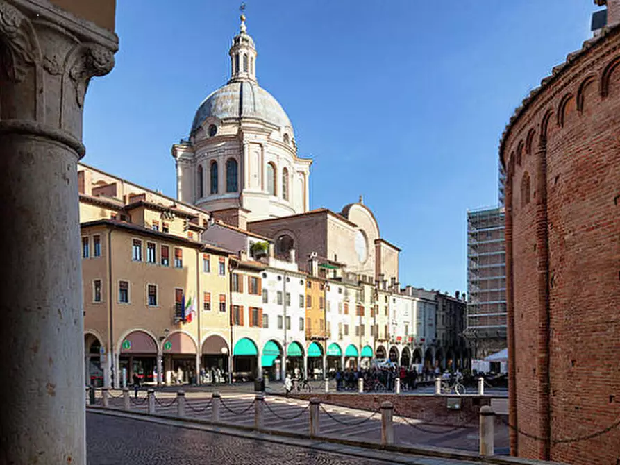 Immagine 2 di Appartamento in affitto  in Via Giulio Romano a Mantova