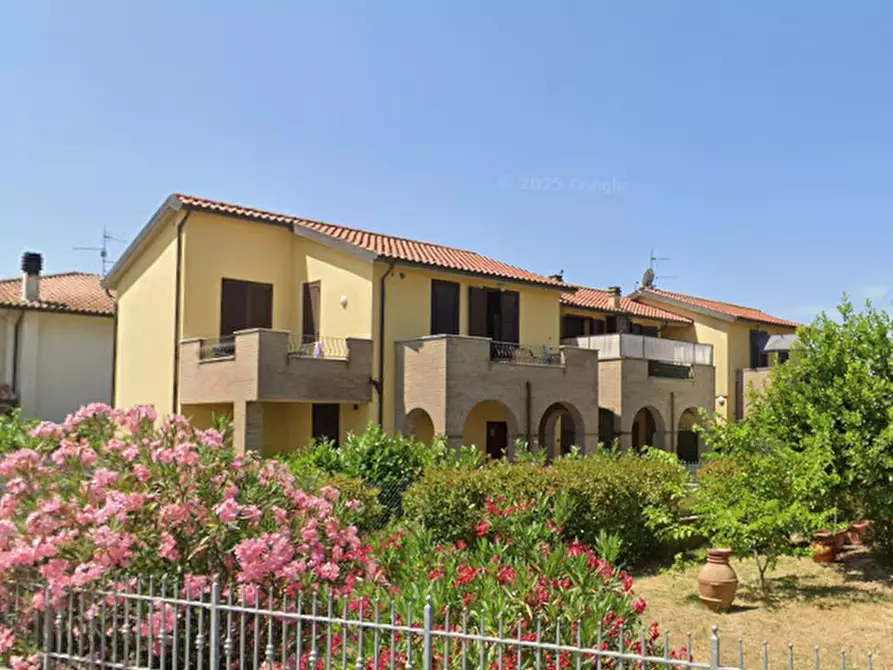Immagine 1 di Appartamento in vendita  in Viale II Agosto a Castiglione Del Lago