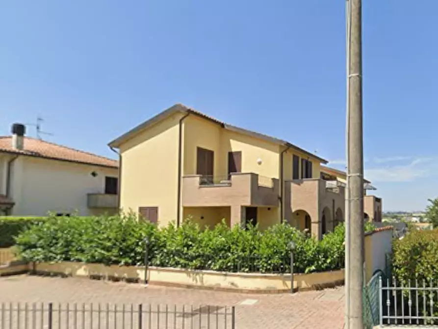 Immagine 5 di Appartamento in vendita  in Viale II Agosto a Castiglione Del Lago